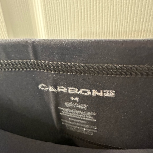 Carbon38 black flared leggings in Takara Shine - Picture 12 of 13